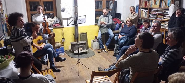 Un momento del primo appuntamento di "Retournen a l’Escolo” 2025 Un momento del primo appuntamento di "Retournen a l’Escolo” 2025