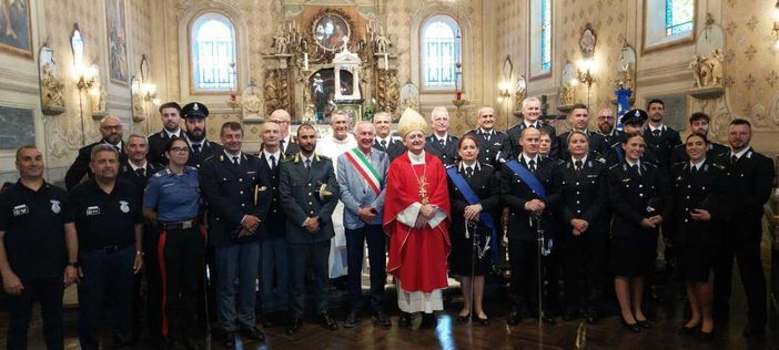Saluzzo, Festa di San Basilide. Messa al santuario della Consolata per la Polizia Penitenziaria del carcere Morandi - foto Mauro Marongiu Saluzzo, Festa di San Basilide. Messa al santuario della Consolata per la Polizia Penitenziaria del carcere Morandi - foto Mauro Marongiu