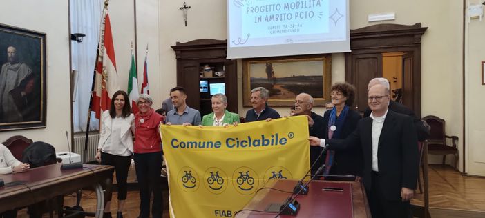 Cuneo accoglie il piano della mobilità 'casa-scuola' redatto dall'istituto Geometri