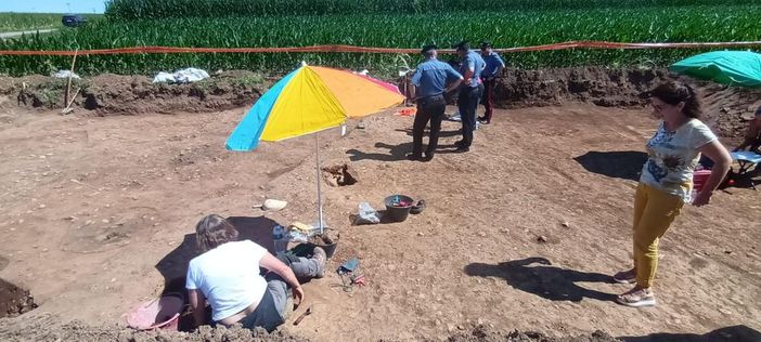 Scoperta una necropoli romana durante dei lavori di scavo a Castelletto Stura
