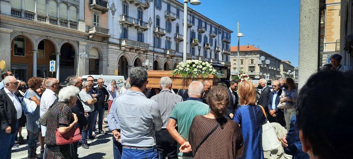 Cuneo dà l'ultimo saluto ad Aurelia Della Torre "simbolo dell'emancipazione femminile, donna solare, discreta buona e appassionata"