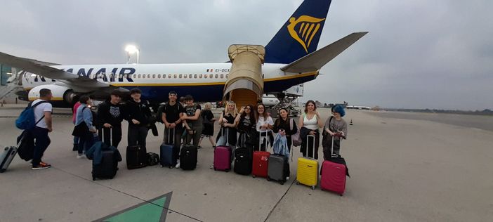 Gli studenti in partenza per l'Irlanda Gli studenti in partenza per l'Irlanda