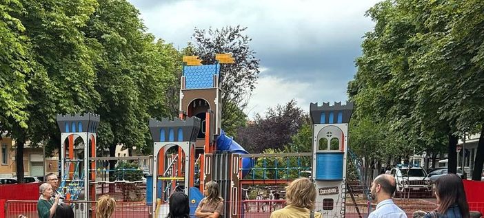 In corso Dante il nuovo parco giochi, oggi l'inaugurazione tra conferme e speranze In corso Dante il nuovo parco giochi, oggi l'inaugurazione tra conferme e speranze