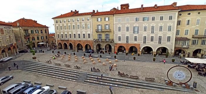 Mondovì, Piazza Maggiore diventa un dehors a cielo aperto