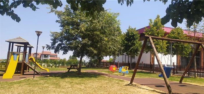 Caro bollette, Salmour riduce l'illuminazione notturna: chiusi i parchi giochi dal tramonto all'alba