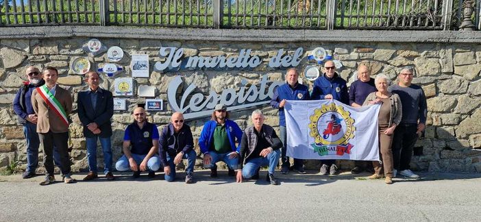 A Lesegno nasce “Il Muretto del Vespista” A Lesegno nasce “Il Muretto del Vespista”