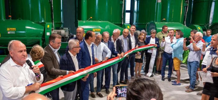 Il taglio del nastro della nuova sede di Ascopiemonte a Neive Il taglio del nastro della nuova sede di Ascopiemonte a Neive