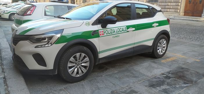 Resistenza e minacce a pubblico ufficiale: denunciato un uomo già colpito da Daspo urbano