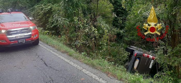 Pulmino esce di strada sulla provinciale 183 a Monastero di Vasco: cinque feriti lievi Pulmino esce di strada sulla provinciale 183 a Monastero di Vasco: cinque feriti lievi