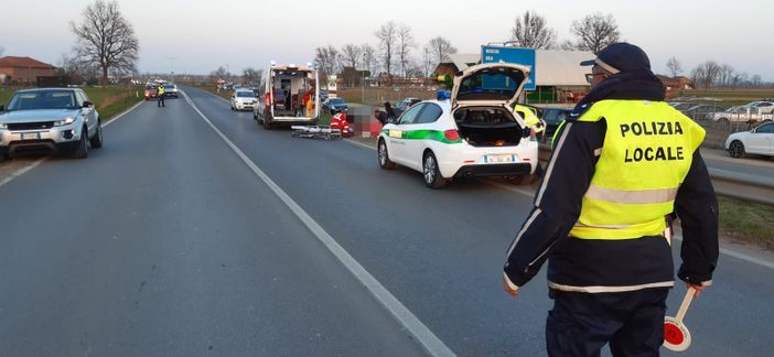 Coppia di Borgo investita da un'auto a Savigliano: feriti in codice giallo