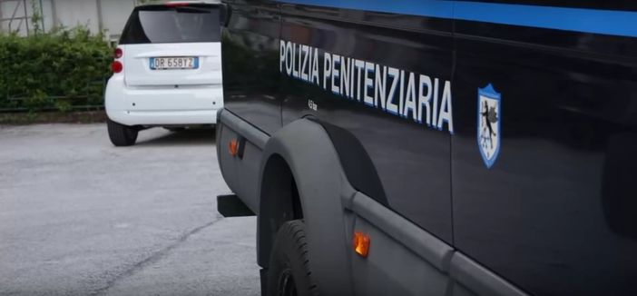 Detenuto a Fossano 70enne salvato da un malore grazie all'intervento della Polizia Penitenziaria Detenuto a Fossano 70enne salvato da un malore grazie all'intervento della Polizia Penitenziaria