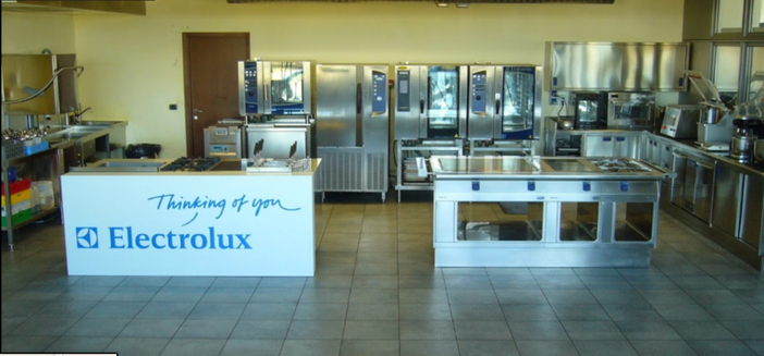 Studenti del Giolitti Bellisario di Mondovì alla cucina Astec di Borgo San Dalmazzo