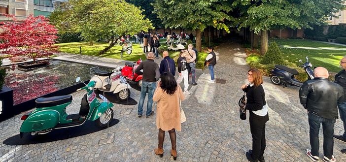 Oltre 900 visitatori in due giorni a Cuneo per la mostra  dedicata alla Vespa