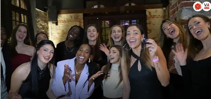 IL NATALE DEGLI SPORTIVI / "Buon Natale, buone feste e vi aspettiamo al palazzetto": gli auguri delle Gatte [VIDEO]