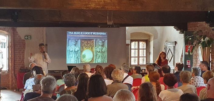 Fabrizio Invernizzi e Serena Fumero durante l'incontro ai castelli di Lagnasco
