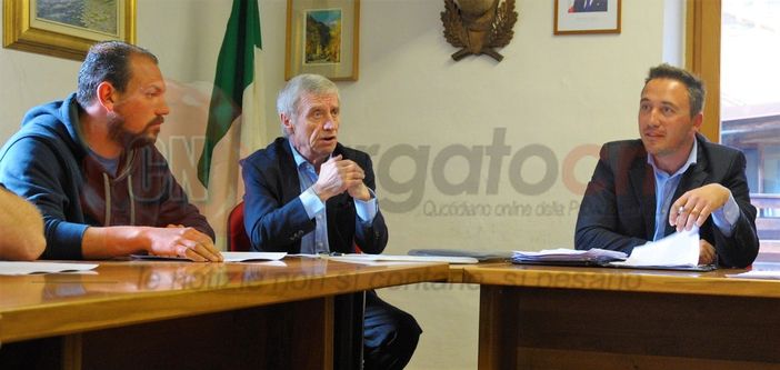 La Giunta comunale: da sinistra l'assessore Benna, il vicensindaco Perotti ed il sindaco Re