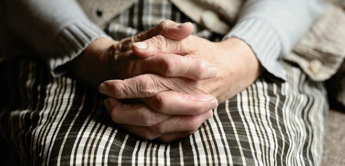 Beinette, un'asciugatrice per la lavanderia della casa di risposo con i soldi donati dagli Alpini