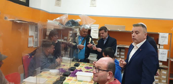 Centallo: i ragazzi del Centro Duelli “insegnano” a Graglia (FI) ad assemblare viti e bulloni