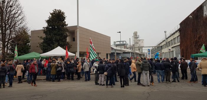 112 licenziamenti all'Abet, nuovo sciopero a 'singhiozzo': "Novità importanti nella trattativa, ma non sono sufficienti" 112 licenziamenti all'Abet, nuovo sciopero a 'singhiozzo': "Novità importanti nella trattativa, ma non sono sufficienti"