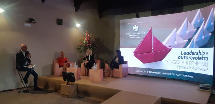 Saluzzo, la tavola rotonda della convention " Leadership e autorevolezza. Singolari femminili. Il genere fa la differenza?” di ConfCommercio Saluzzo, la tavola rotonda della convention " Leadership e autorevolezza. Singolari femminili. Il genere fa la differenza?” di ConfCommercio