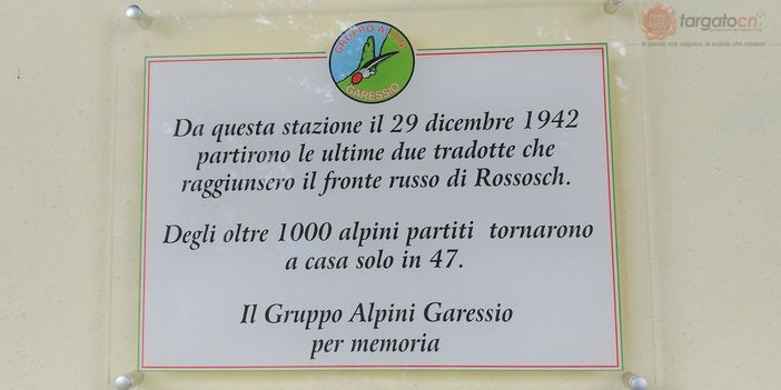 La targa commemorativa collocata presso la stazione ferroviaria di Garessio