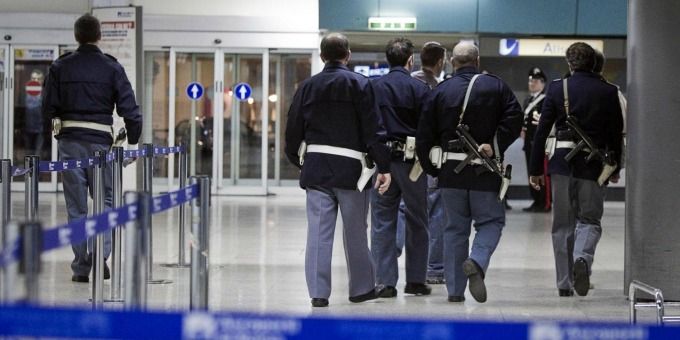 Polizia di Frontiera respinge due stranieri all'aeroporto di Levaldigi e intensifica i controlli ai valichi Polizia di Frontiera respinge due stranieri all'aeroporto di Levaldigi e intensifica i controlli ai valichi