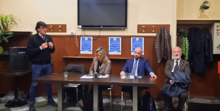 Saluzzo: incontro pubblico di Area Vasta "Attacchiamoci al treno": in foto Pietro Degrosso, Cristina Bargero, Matteo Arena, Giuseppe Arena