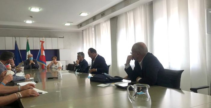 Un momento del confronto tenutosi ieri in Regione Un momento del confronto tenutosi ieri in Regione