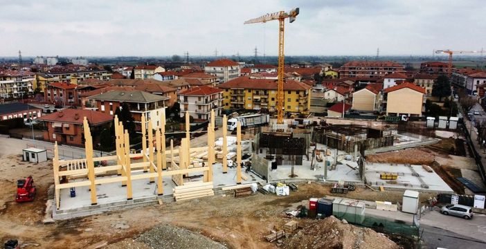 Prosegue nei tempi previsti il cantiere del nuovo polo scolastico di Busca: "Grazie a tecnici, lavoratori e fornitori" [VIDEO]