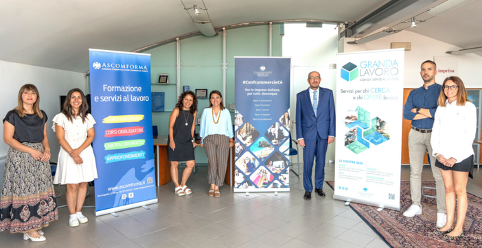 ASCOMFORMA: un punto di riferimento per la formazione e il lavoro ASCOMFORMA: un punto di riferimento per la formazione e il lavoro