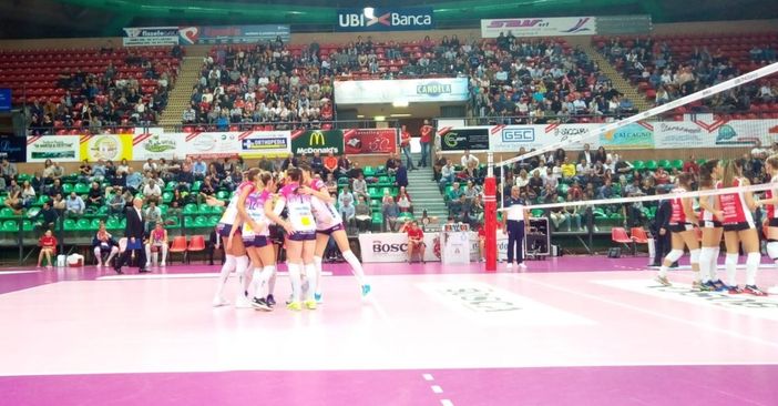 Volley femminile A1 - La Bosca S.Bernardo Cuneo sconfitta da Novara, al Pala UBI Banca finisce 1-3 Volley femminile A1 - La Bosca S.Bernardo Cuneo sconfitta da Novara, al Pala UBI Banca finisce 1-3