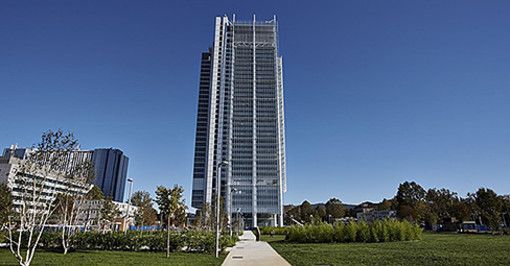 Intesa Sanpaolo si mette al servizio delle iniziative con impatto sociale o ambientale Intesa Sanpaolo si mette al servizio delle iniziative con impatto sociale o ambientale