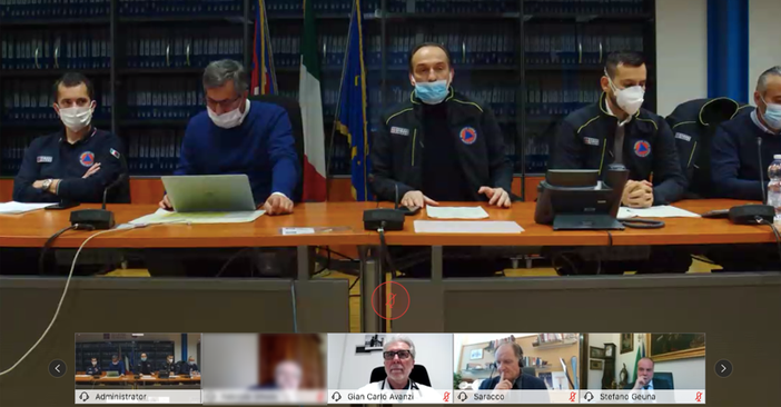 Mascherine, il Piemonte fa da sé: “Il materiale prodotto e donato verrà certificato da Università e Politecnico” Mascherine, il Piemonte fa da sé: “Il materiale prodotto e donato verrà certificato da Università e Politecnico”