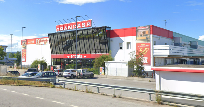 L'ex punto vendita di via Case Rosse a Ceva