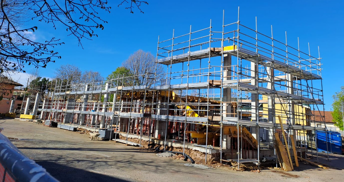Il cantiere di via Caduti del Lavoro Il cantiere di via Caduti del Lavoro