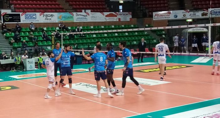 Volley maschile A2 - Il derby è di Cuneo, Mondovì si arrende 3-0