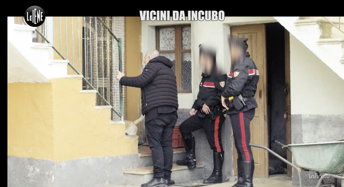 "Le Iene" nelle campagne di Mondovì per un caso di "Vicini da Incubo" "Le Iene" nelle campagne di Mondovì per un caso di "Vicini da Incubo"
