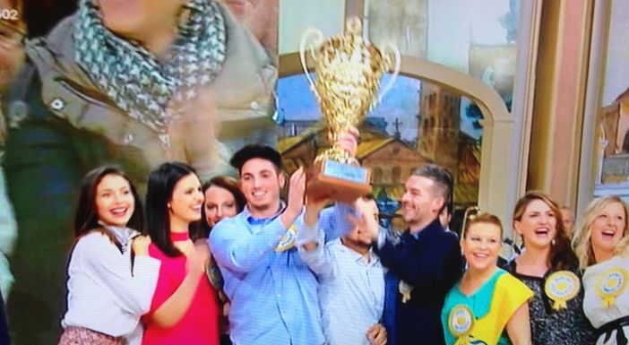 I bovesani alzano la coppa