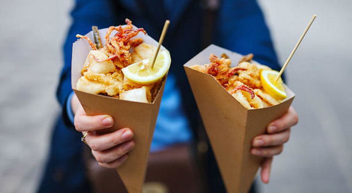 Le migliori specialità del cibo di strada al "Street Food Festival" albese Le migliori specialità del cibo di strada al "Street Food Festival" albese