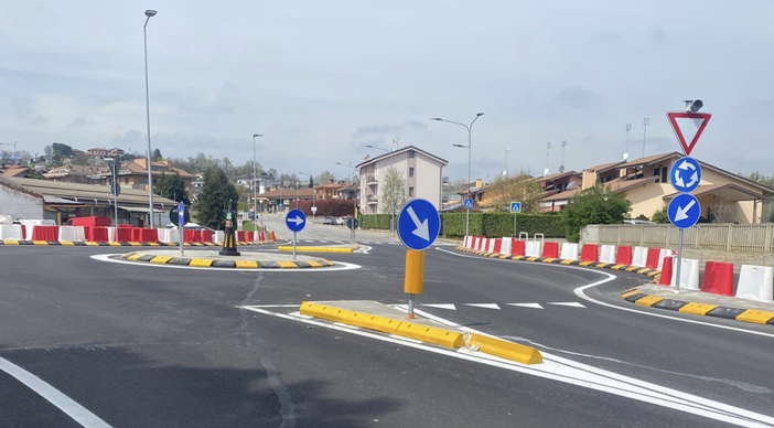 Terminati i lavori per la rotatoria sulla provinciale 37 a Villanova Mondovì Terminati i lavori per la rotatoria sulla provinciale 37 a Villanova Mondovì