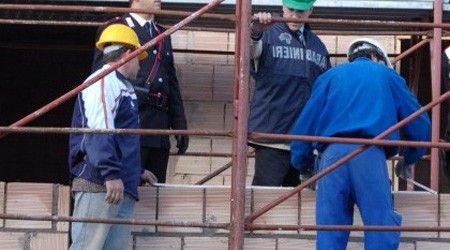 Controlli dei Carabinieri in cantieri albesi: denunciati due imprenditori