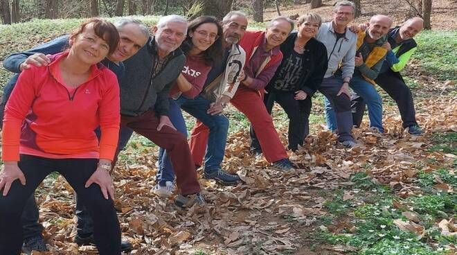 Domenica 28 agosto i Sensa Libret portano in scena lo spettacolo “Una tira l’autra” Domenica 28 agosto i Sensa Libret portano in scena lo spettacolo “Una tira l’autra”