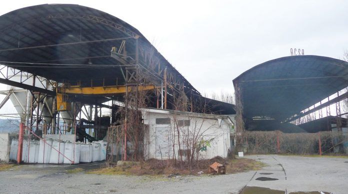 Carrù, i rifiuti nelle ex acciaierie Acsa verranno finalmente rimossi Carrù, i rifiuti nelle ex acciaierie Acsa verranno finalmente rimossi