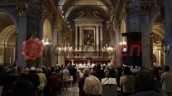 Il Duomo di Cuneo gremito di gente per la celebrazione eucaristica in occasione della festa patronale di San Michele