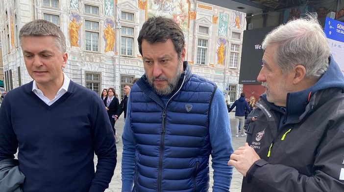 Salvini a Genova: "Il ponte sullo Stretto? Sarà l'opera più 'green' del mondo