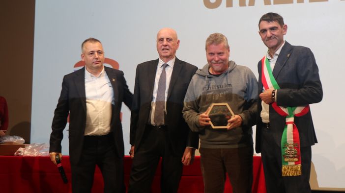 Angelo Parola insieme all'assessore Toti, al sindaco Tallone e al presidente della Fondazione CRF Fruttero