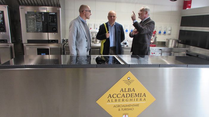Alba: Maurizio Marello in visita alla sede del Centro di Formazione Professionale "Gianolio"