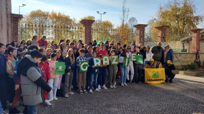 Cherasco, gli alberi di carpino cresceranno nel giardino della scuola media e nel plesso di Roreto Cherasco, gli alberi di carpino cresceranno nel giardino della scuola media e nel plesso di Roreto