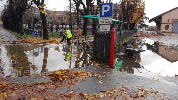 Anche Sommariva del Bosco paga il suo prezzo all'alluvione: diverse zone del paese sono allagate
