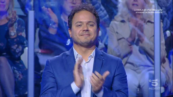 L'albese Alessandro Del Gaudio tra i supercampioni di "Caduta Libera" con Gerry Scotti